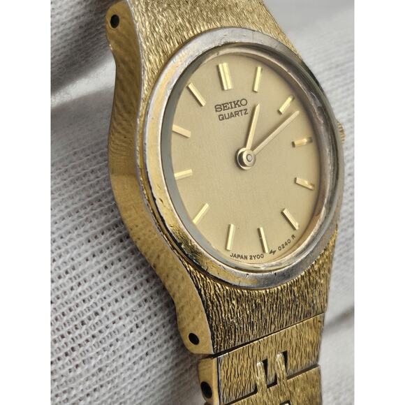 Ladies Seiko Vintage Petite Quartz Watch Safety Chain 2Y00-0019 New Battery Runs main image 9